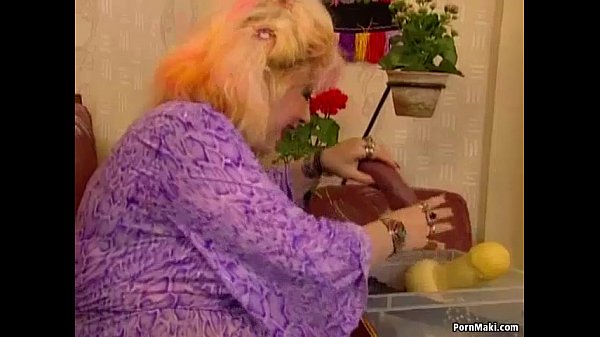 Chubby Granny Enjoys Fisting and Fucknig