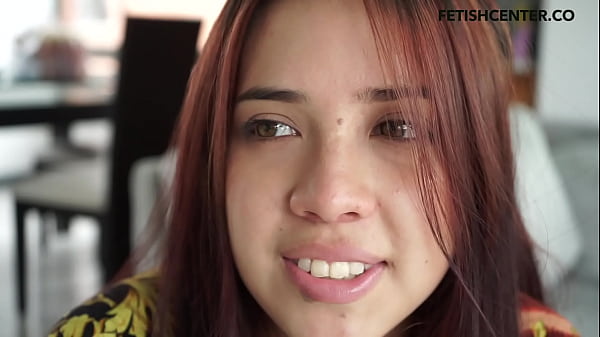Modelo webcam colombiana nos cuenta su fantasía sexual y luego se masturba intensamente