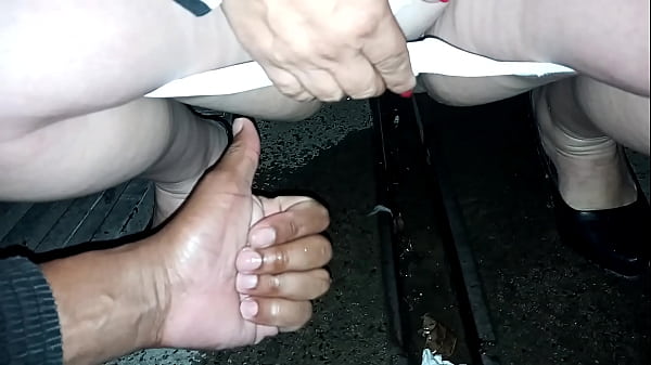 (NEGROSSO18CM)  BUCETA MIJANDO,,, QUER PROVAR ?